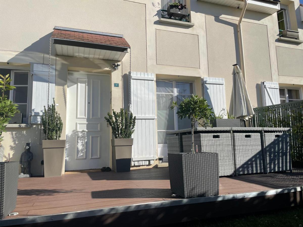 Chambres D'Hotes A Themes A 2,4Km Du Parc Magny-le-Hongre Bagian luar foto